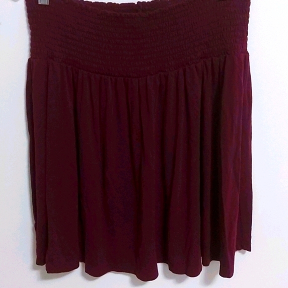 H&M Burgandy Skirt - Picture 4 of 9